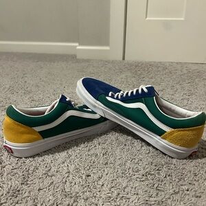 VANS Old Skool Yacht Club Skater Shoes Men's 10 Blue Green Red Yellow Sneakers